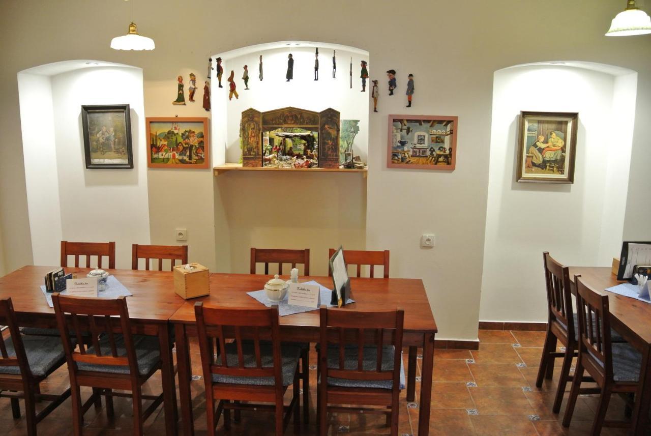 Restaurace A Penzion Ubrousku Prostri Se Nova Bystrice Exterior photo
